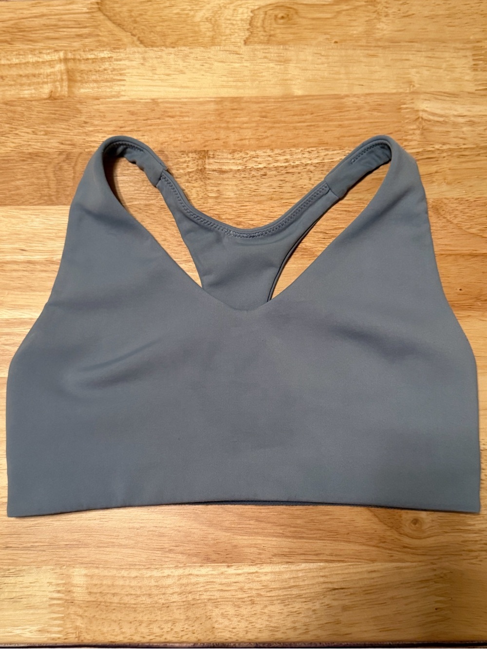 Lululemon Light Blue V-Neck Sports Bra Womens Size 4 Without Removable Pads